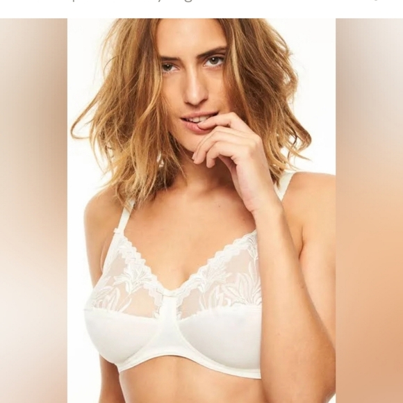 Meet your Posher, Carly - Picture 3 of 6